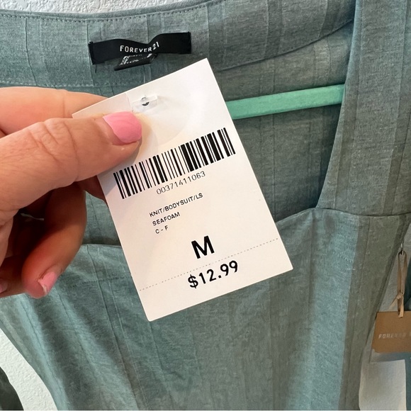 ⭐️FOREVER 21 Long Sleeve Body Suit - Picture 4 of 6